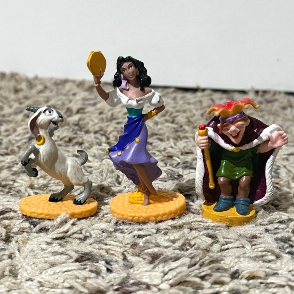 Disney Hunchback of Notre Dame PVC Figures Esmeralda Quasimodo Djali Set